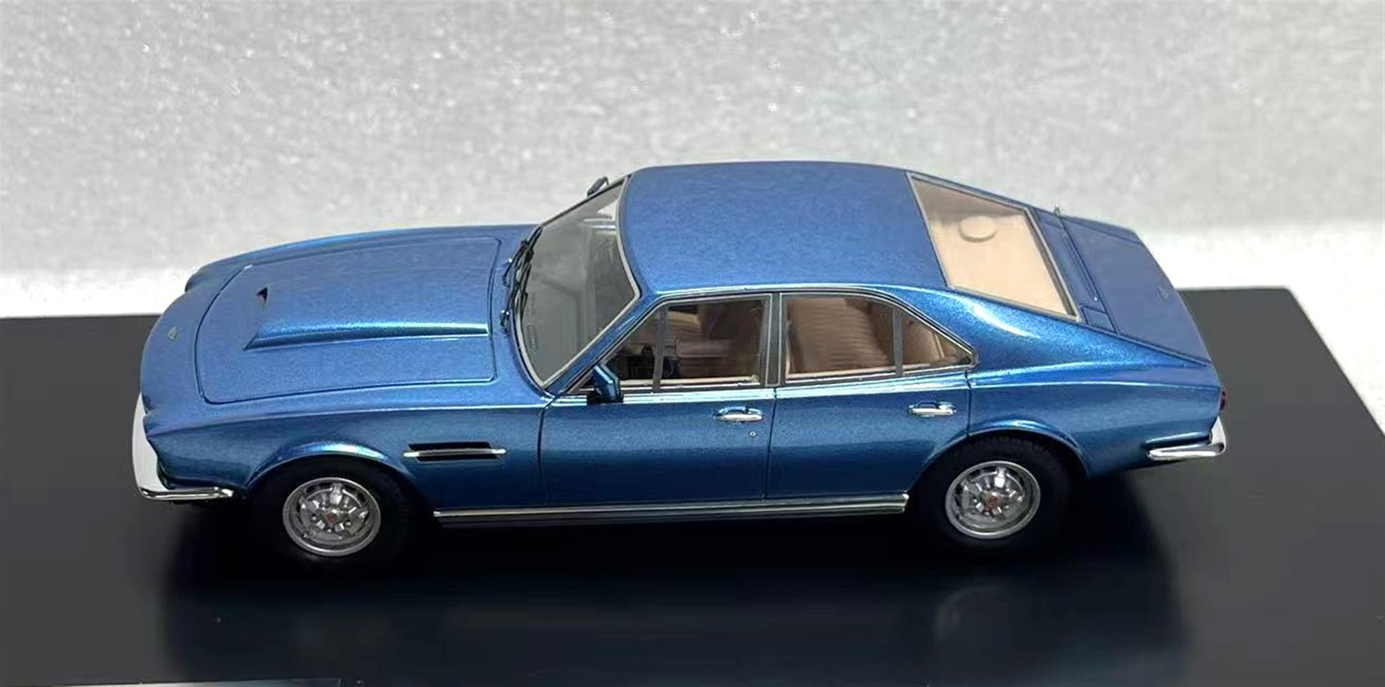 Aston Martin Lagonda 1-Series 1974 blue metallic 1:43 Matrix Scale Models