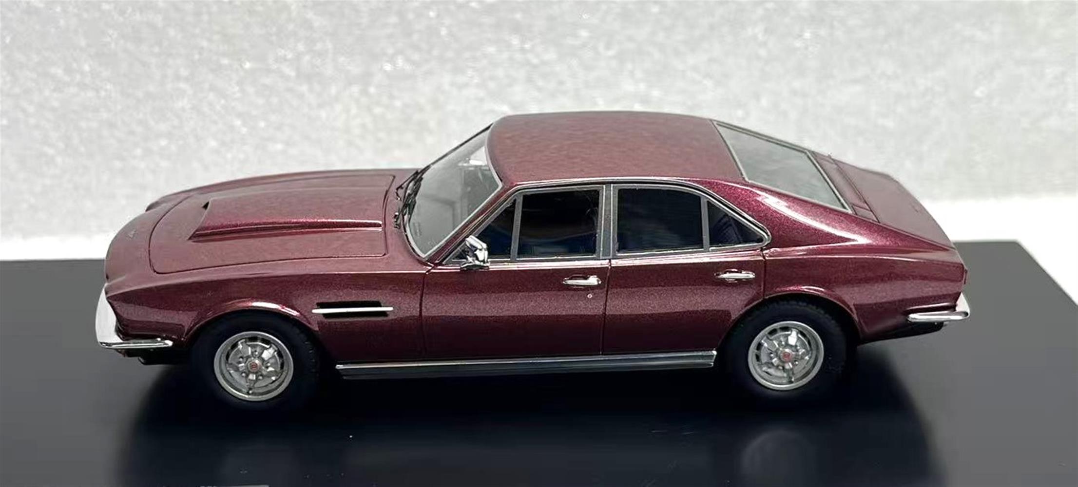 Aston Martin Lagonda 1-Series 1974 red metallic 1:43 Matrix Scale Models