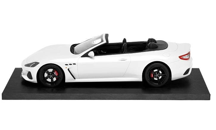 Maserati GranCabrio Open 2019 white pearl metallic 1:18 TSM Model
