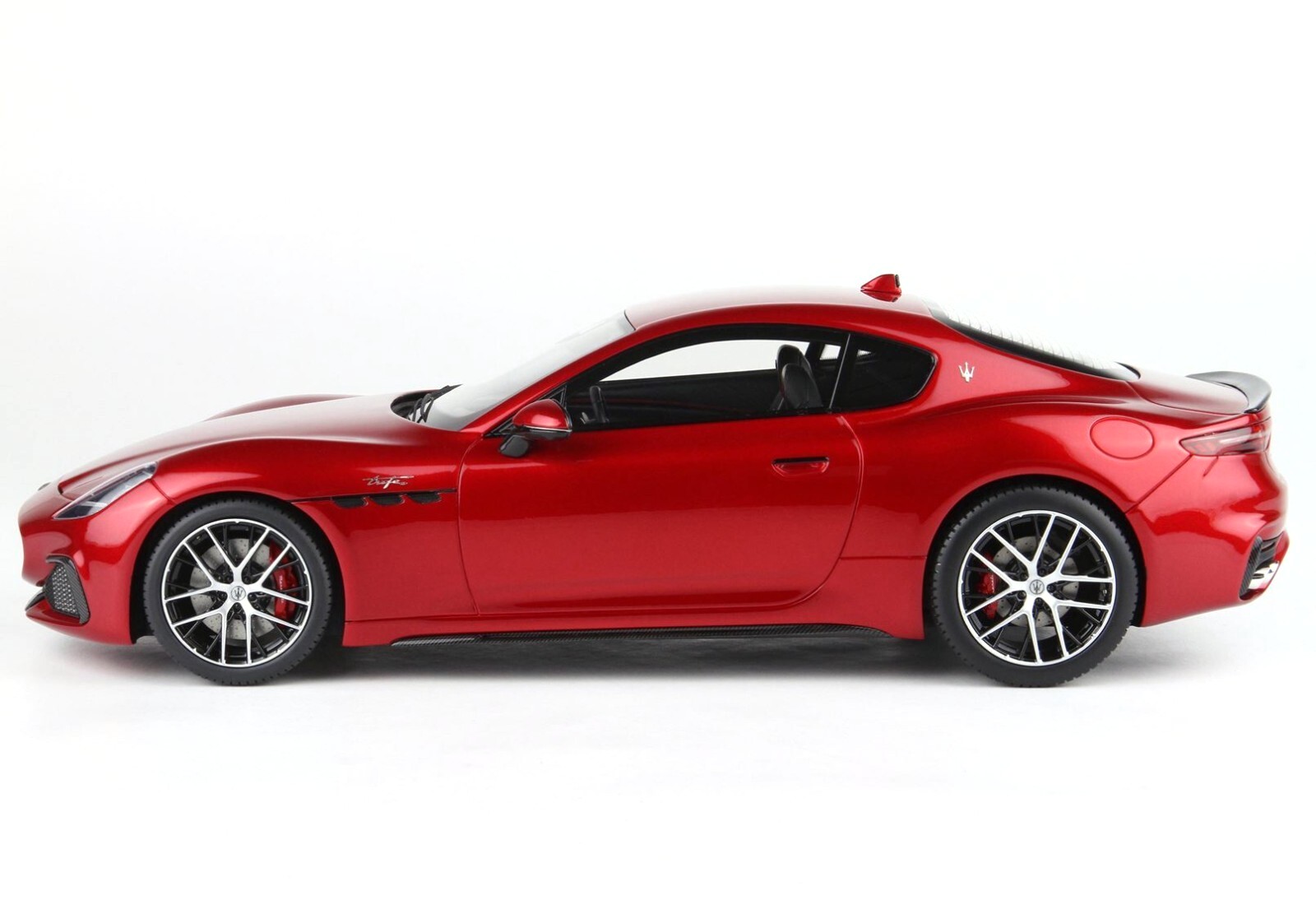 Maserati GranTurismo Trofeo 2023 with Showcase red metallic 1:18 B.B.R. 