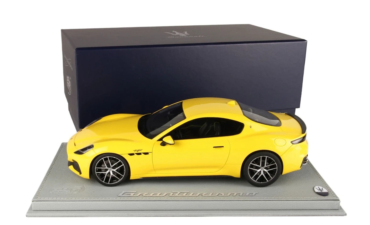 Maserati GranTurismo Trofeo 2023 with Showcase yellow 1:18 B.B.R. 