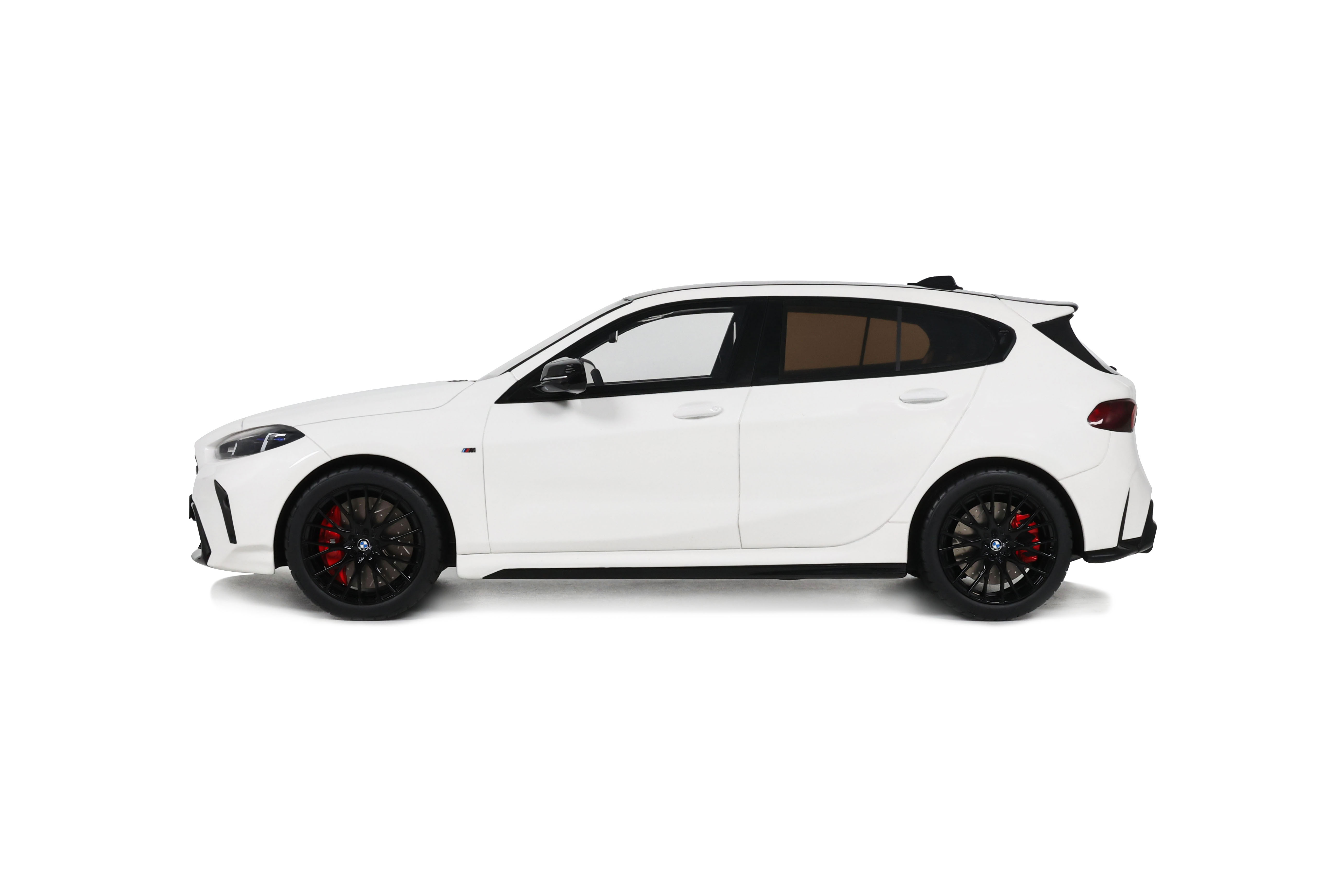 BMW M135 xDrive 2024 Alpine white solid 1:18 OttOmobile