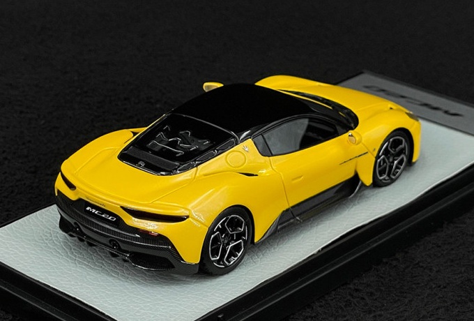 Maserati MC20 2020 yellow/gloss black roof 1:43 B.B.R.