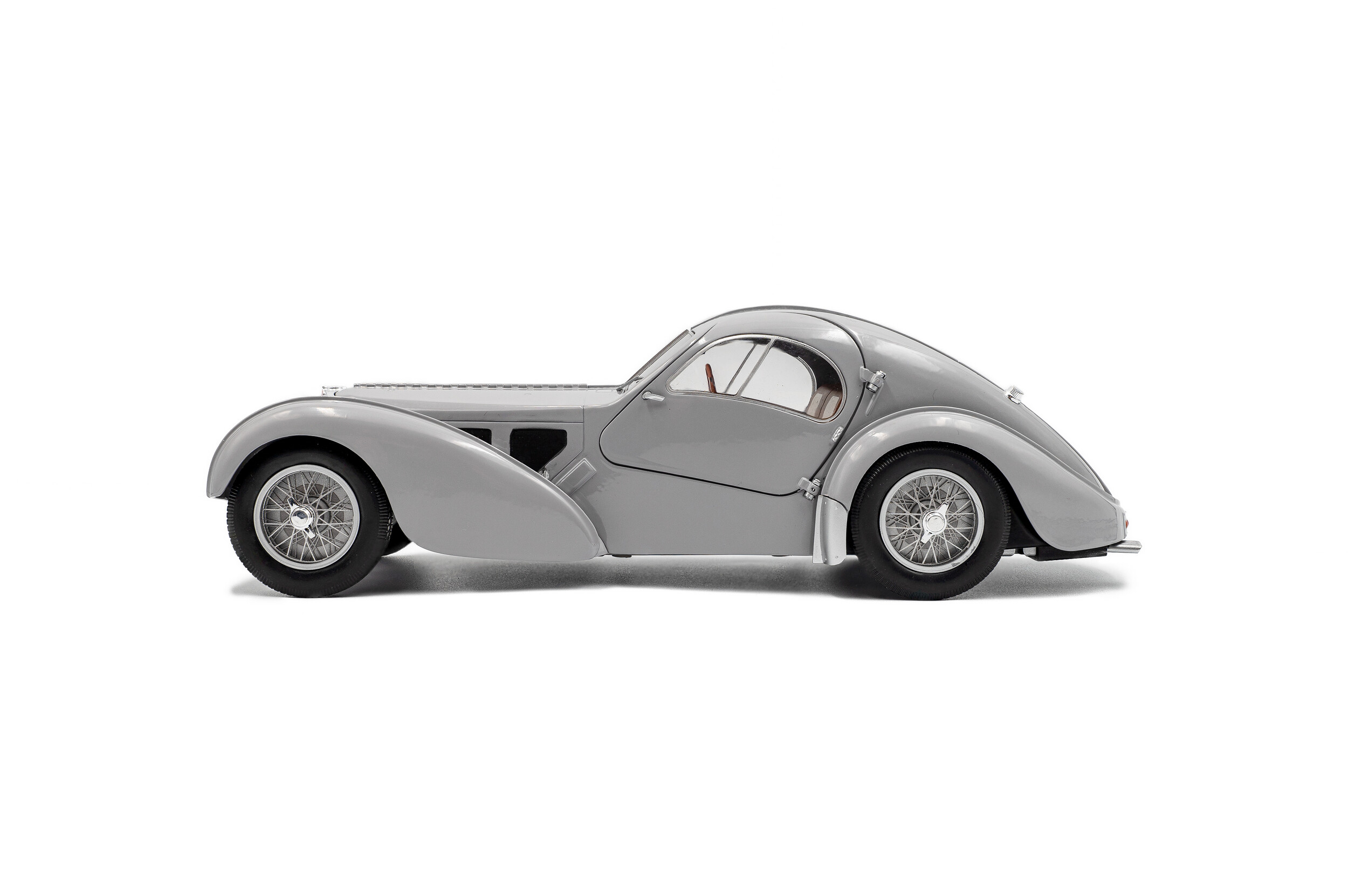 Bugatti Atlantic Type 57 SC 1937 matt silver 1:18 Solido