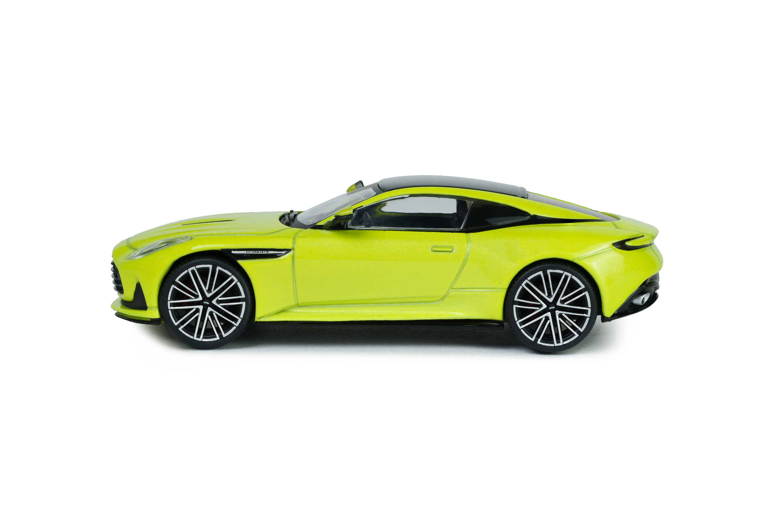 Aston Martin DB12 2023 lime essence 1:43 Solido
