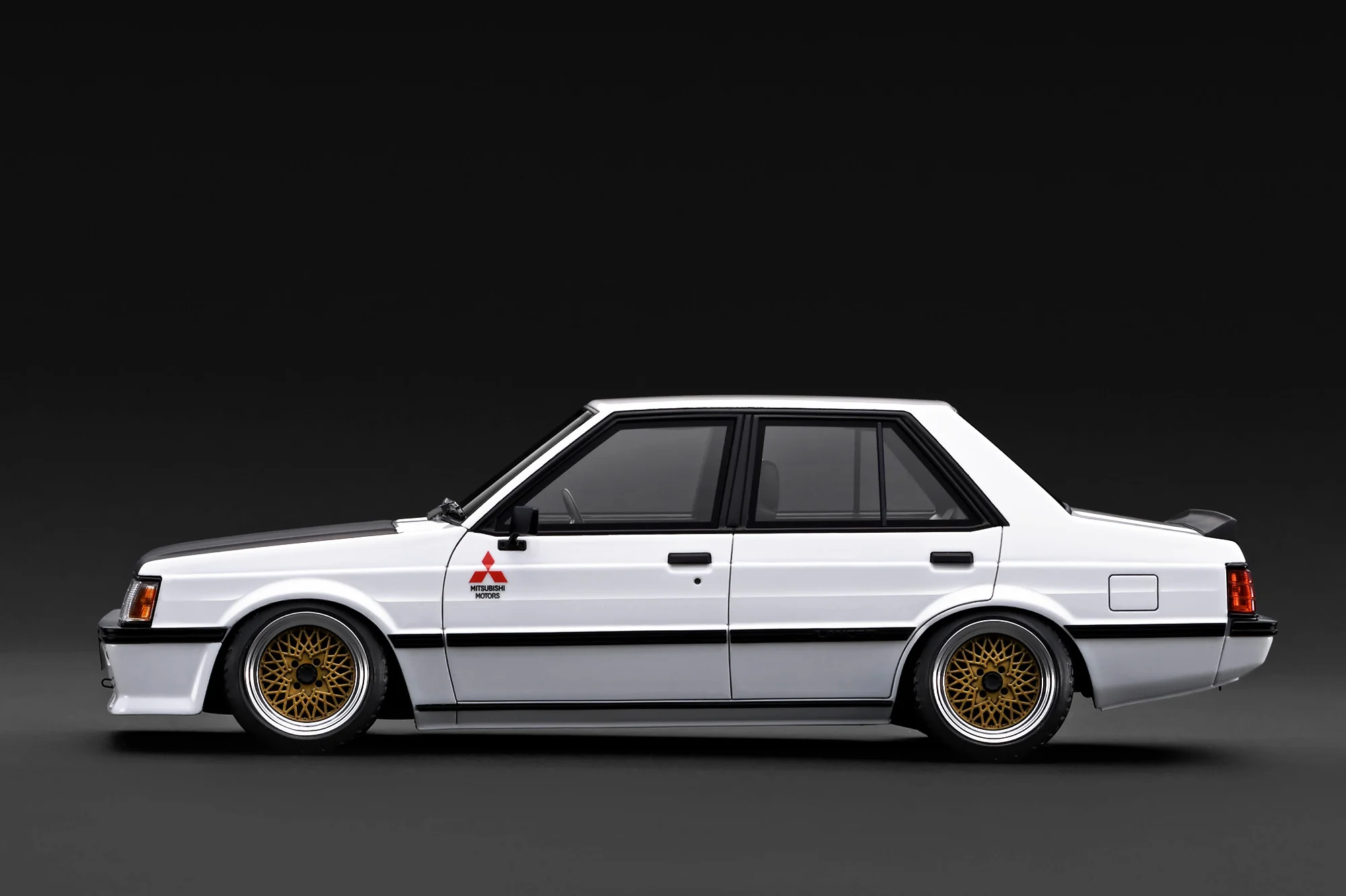 Mitsubishi Lancer EX GSR Turbo A175A white/black 1:18 Ignition Model