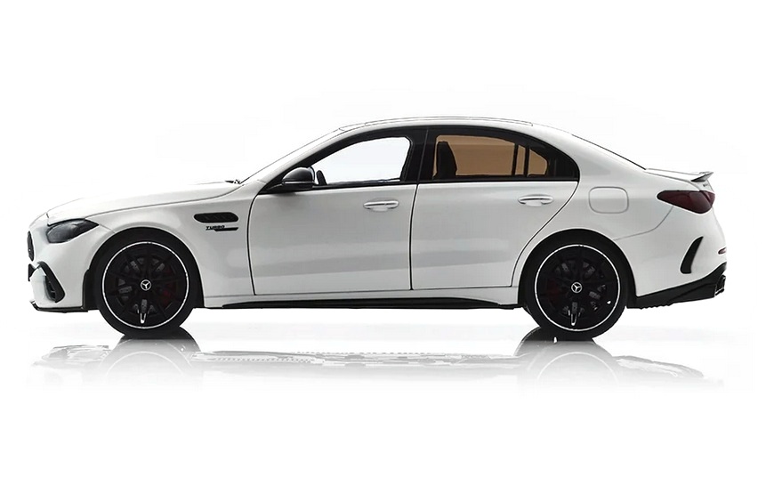 Mercedes-AMG C 63 S E Performance opalith white 1:18 NZG