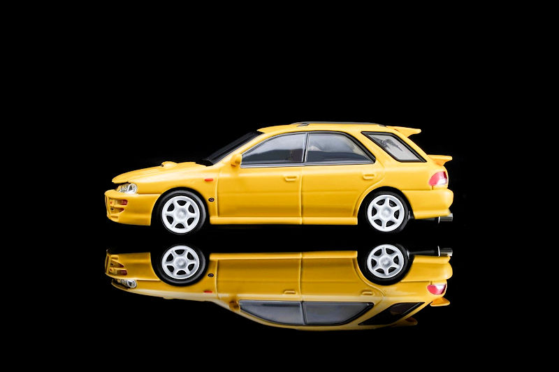 Subaru lmpreza Wagon WRX STi Version VI cashmere yellow 1:64 Motorhelix