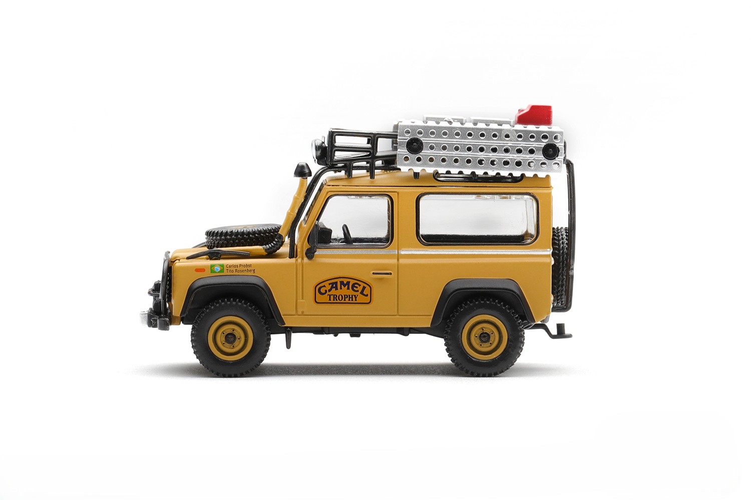 Land Rover Defender 90 Team Spirit Award Brazil C.Probst/T.Rosenberg Camel Trophy Borneo 1985 1:64 Mini GT