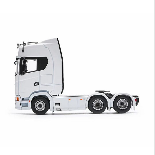 Scania 770S white 1:64 Massdi
