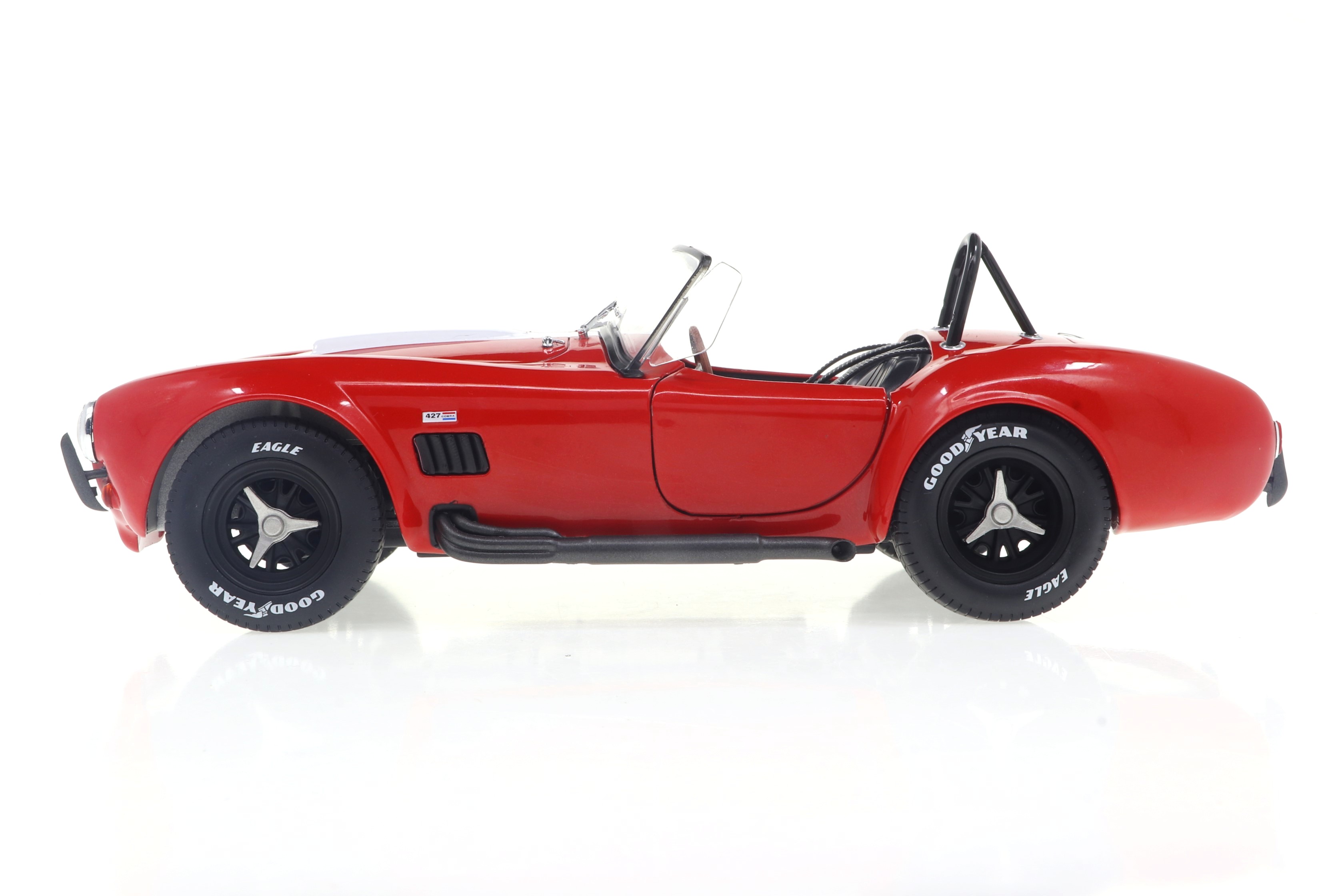 Shelby Cobra 427 S/C 1965 red 1:18 Solido