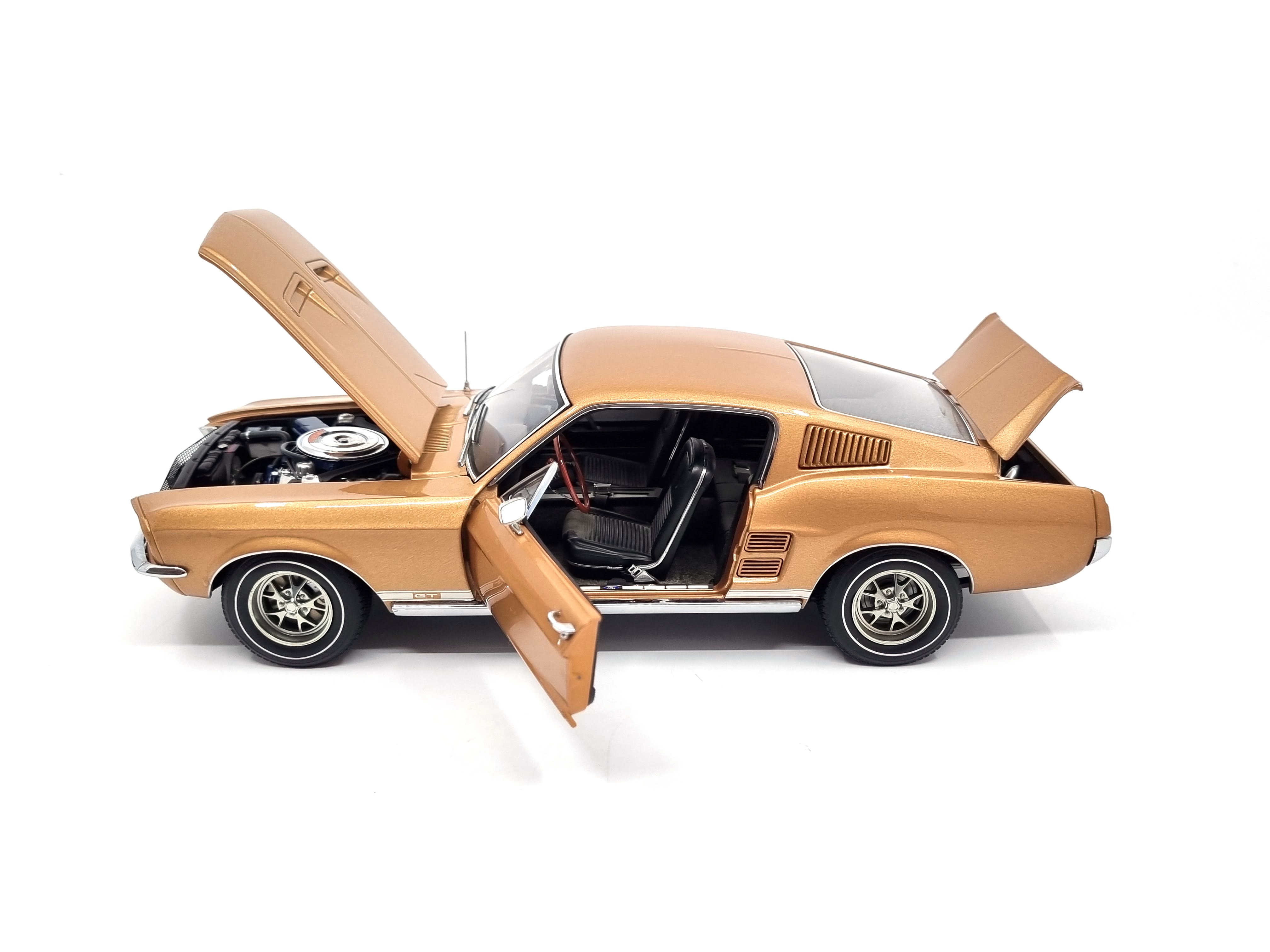 Ford Mustang GT 390 1967 1:18 AUTOart