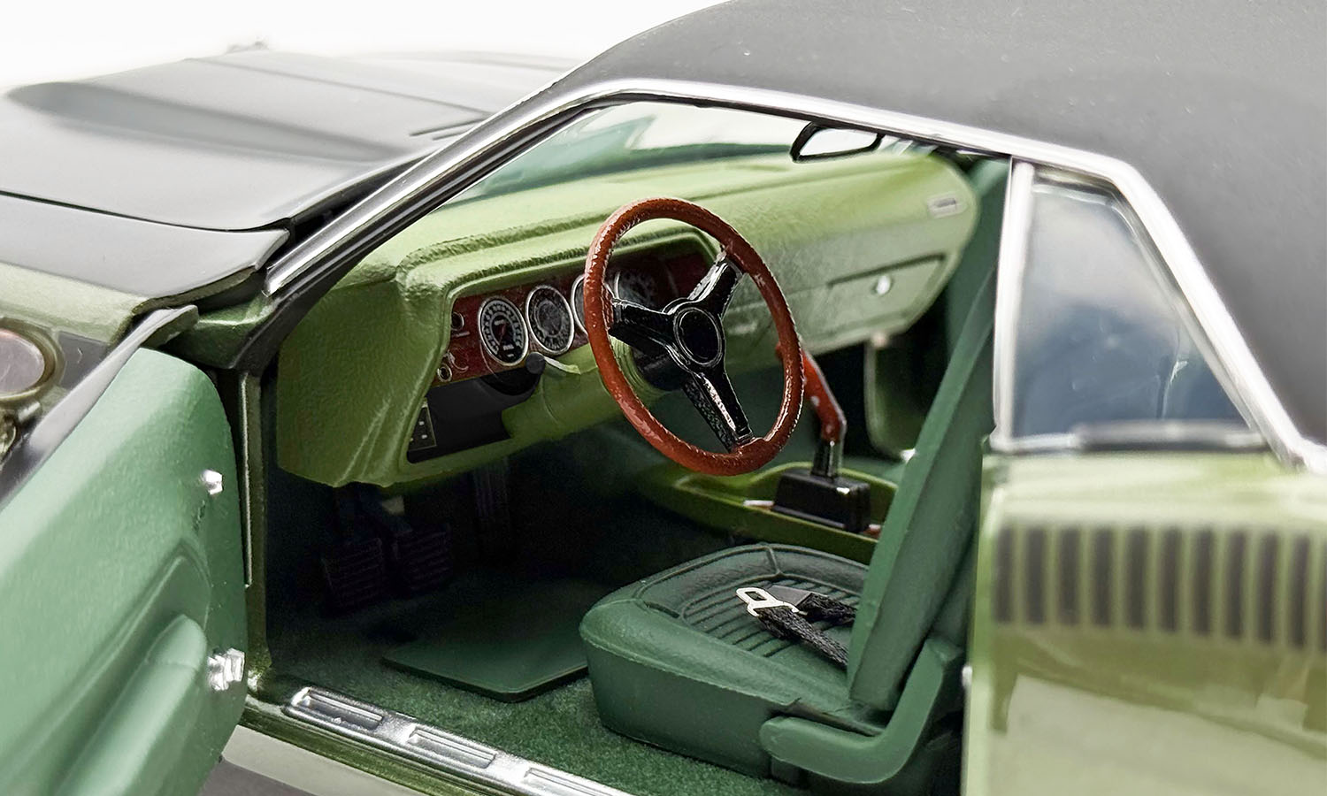 Plymouth AAR Cuda Coupe 1970 green/black Vinyl Top 1:18 Acme Diecast