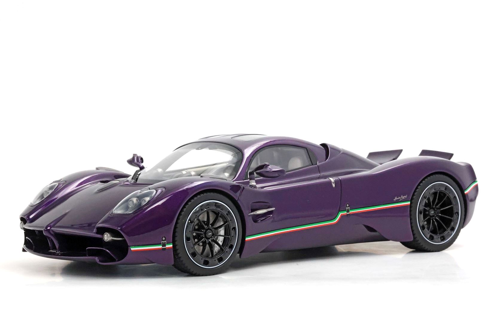 Pagani Utopia Viola Hong Kong 1:18 B.B.R.