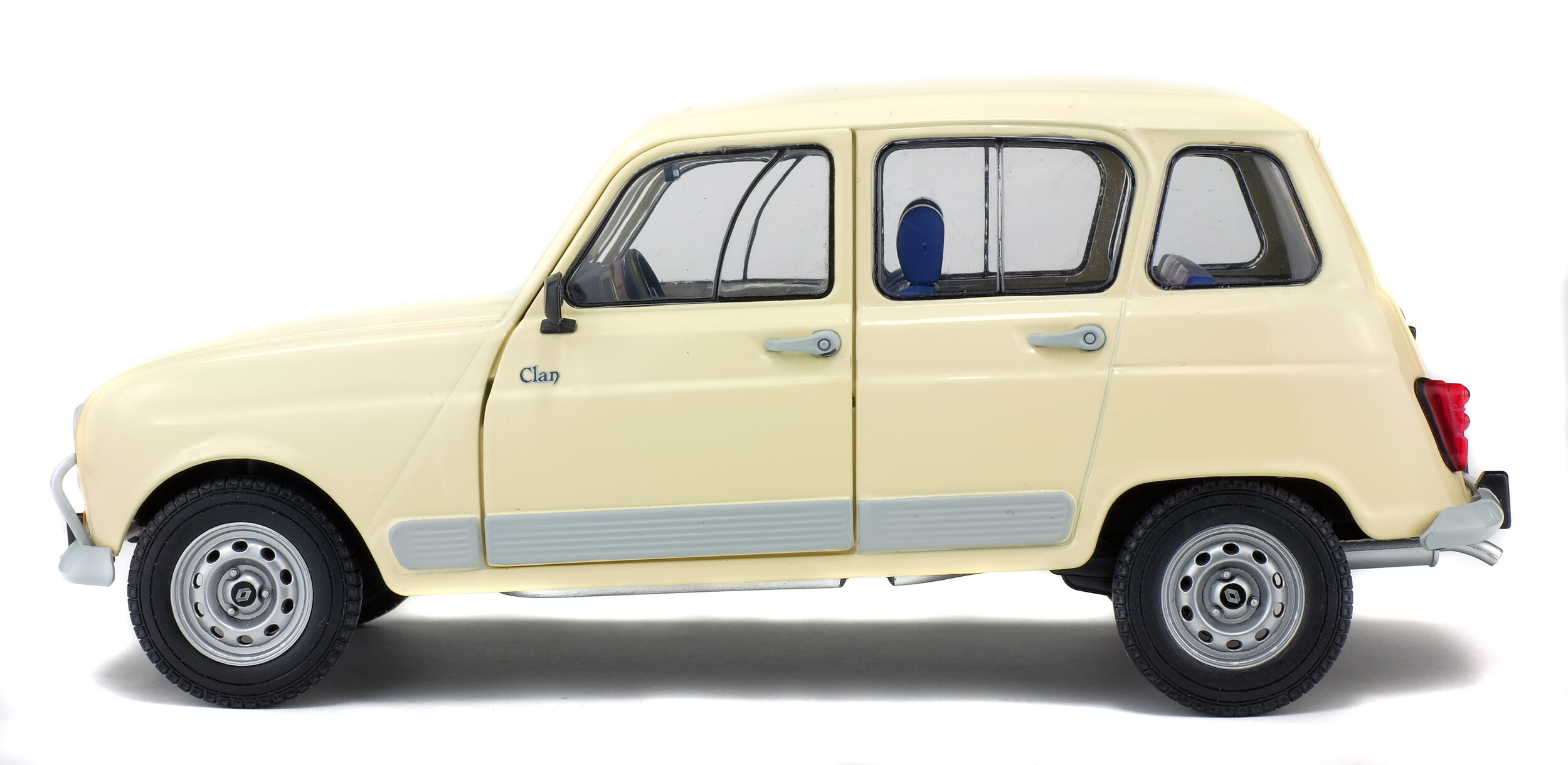 Renault 4L Clan 1978 beige 1:18 Solido