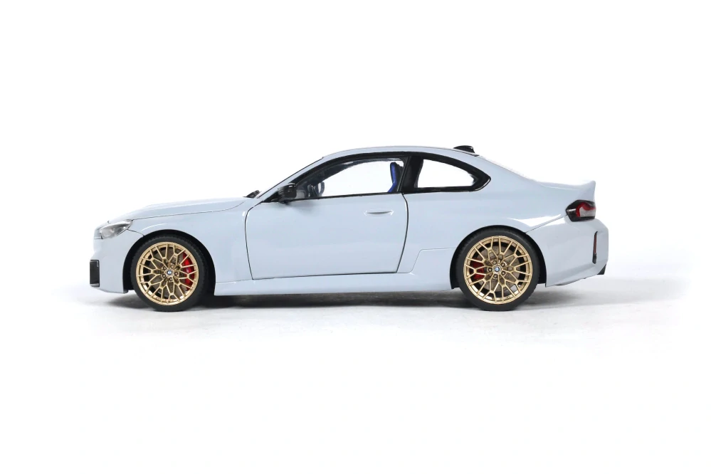 BMW M2 CS 2025 grey 1:18 Solido