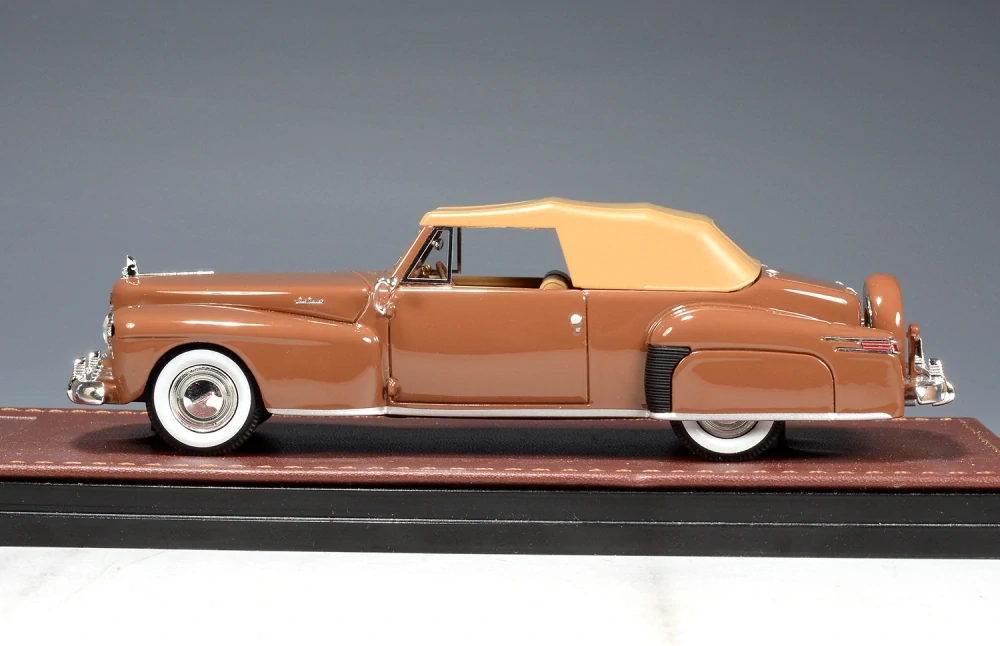 Lincoln Continental Cabriolet Closed Roof 1942 Chetwyn beige 1:43 GLM Models