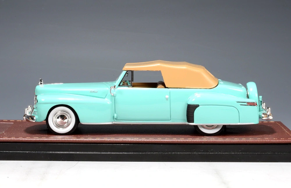Lincoln Continental Cabriolet Closed Roof 1942 Suwanee green 1:43 GLM Models