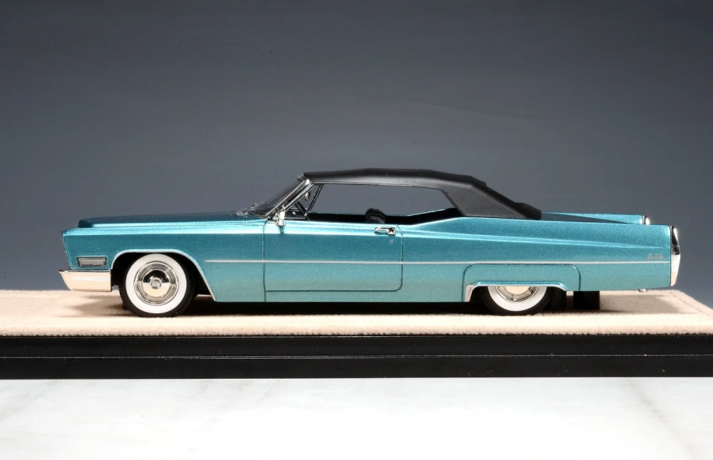 Cadillac De Ville Convertible Closed Roof 1967 Capri aqua metallic 1:43 Stamp Models
