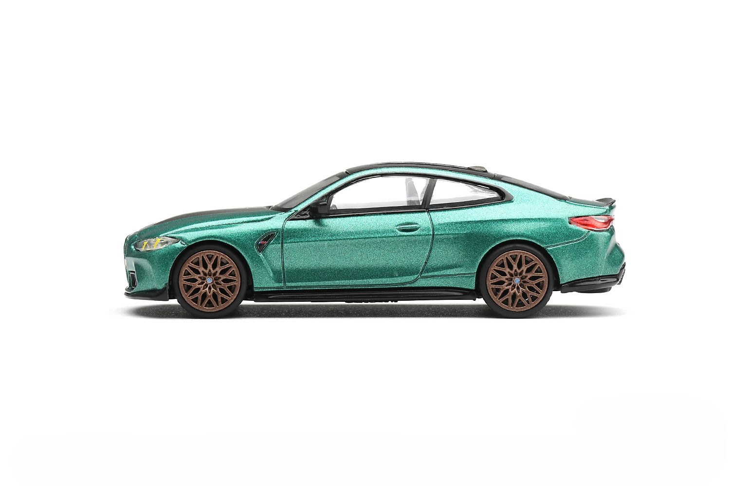 BMW M4 (G82) CS 2024 frozen isle of man green metallic 1:64 Mini GT