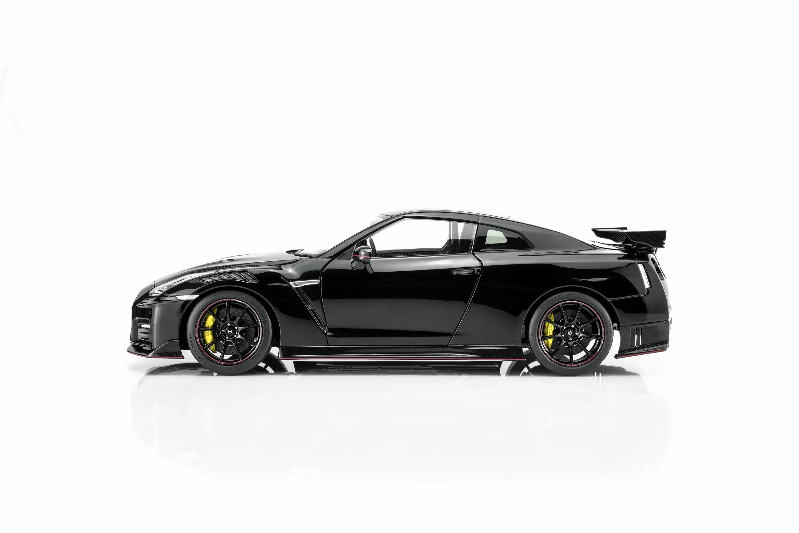 Nissan GT-R Nismo R35 Special Edition 2022 Meteor Flake Black Pearl 1:18 Motorhelix