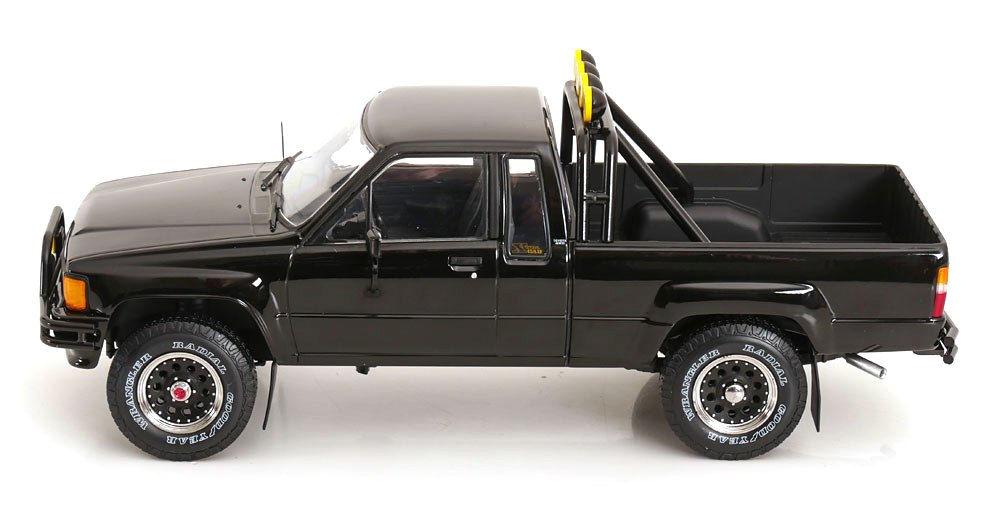 Toyota Hilux Xtra Cab 4x4 1985 Back to the Future III black 1:18 KK Scale