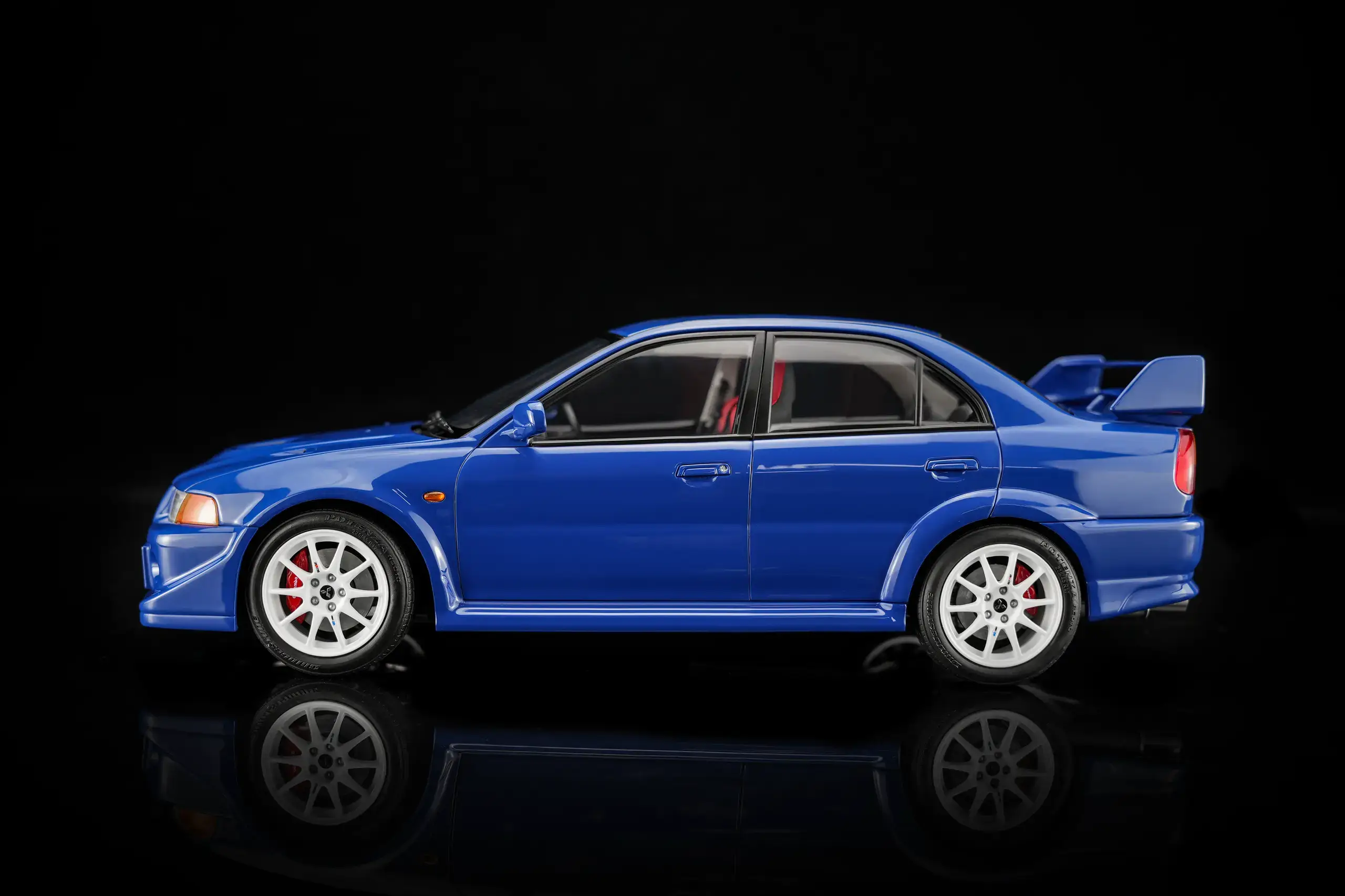 Mitsubishi Lancer EVO VI GSR Tommy Makinen Edition 2000 blue 1:18 Motorhelix