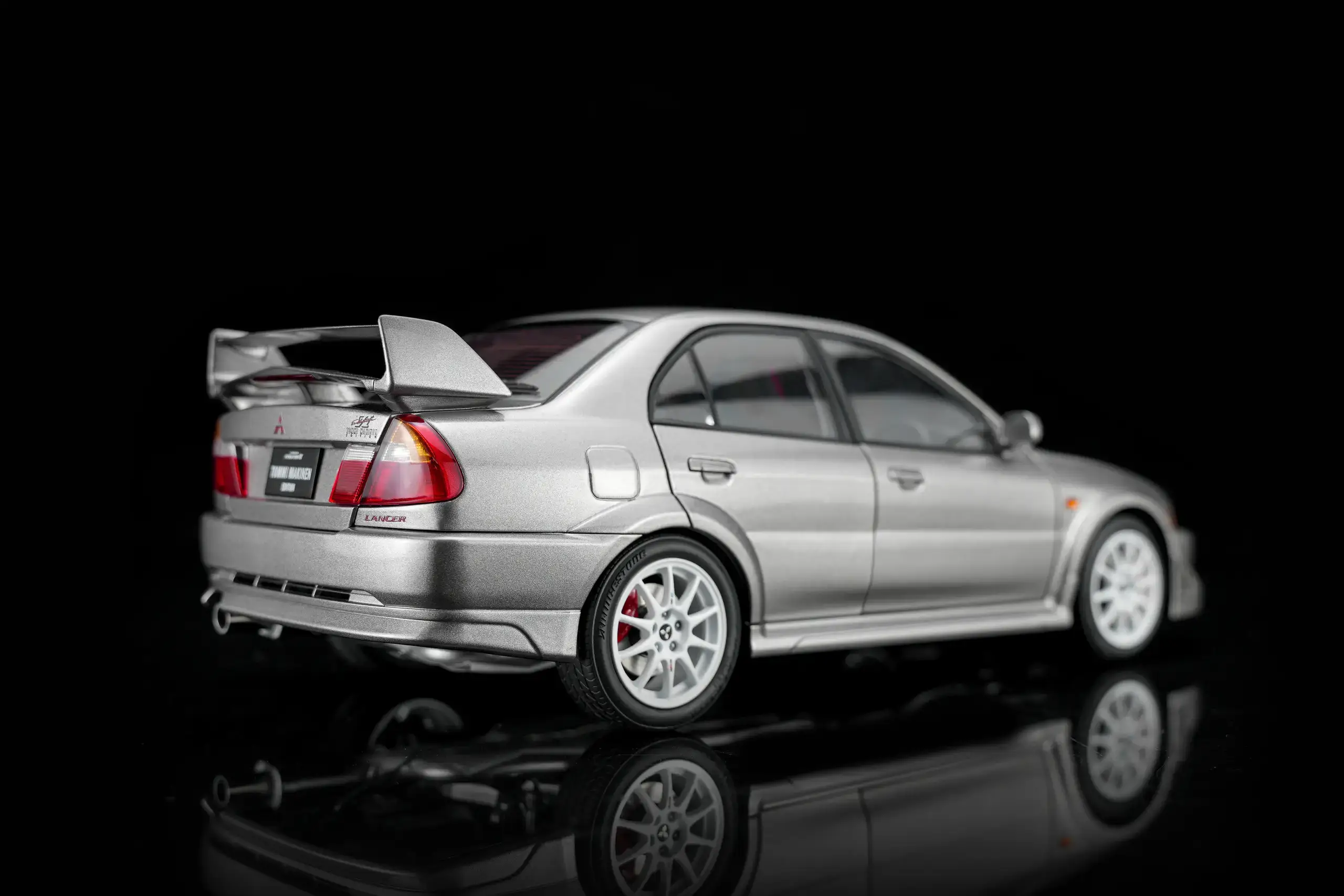 Mitsubishi Lancer EVO VI GSR Tommy Makinen Edition 2000 silver 1:18 Motorhelix