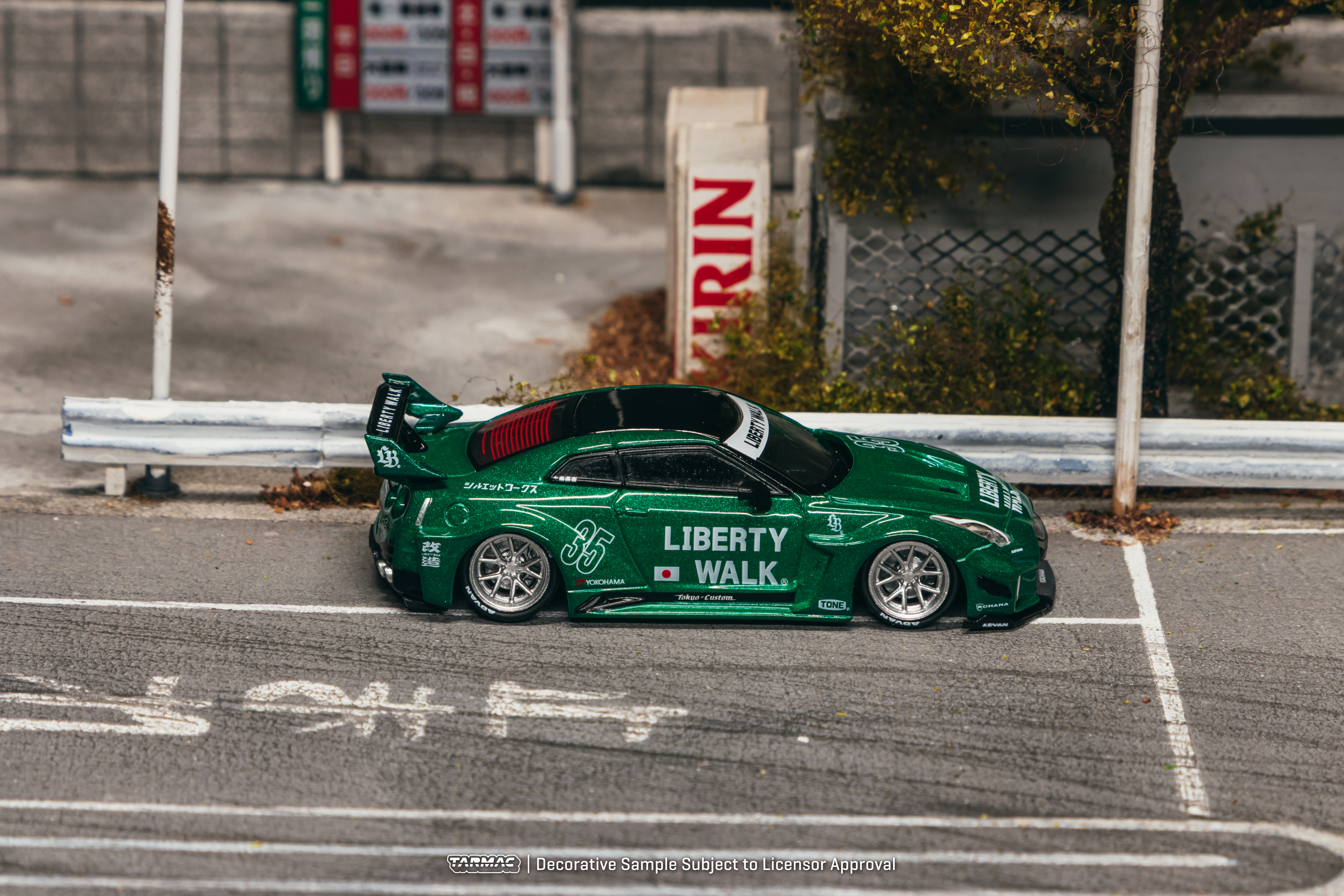 Nissan GT-R (R35) LB Super Silhouette 2026 emerald green 1:64 Tarmac