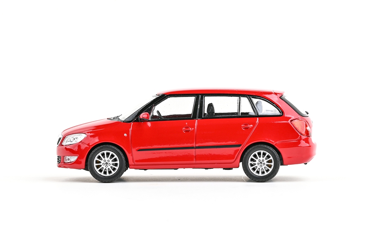 Škoda Fabia II FL Combi 2013 červená corrida 1:43 Abrex