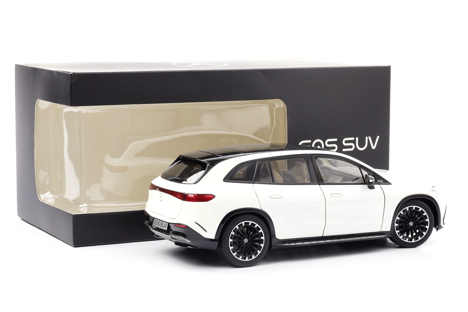 Mercedes-Benz EQS SUV AMG Line X296 diamond white 1:18 NZG