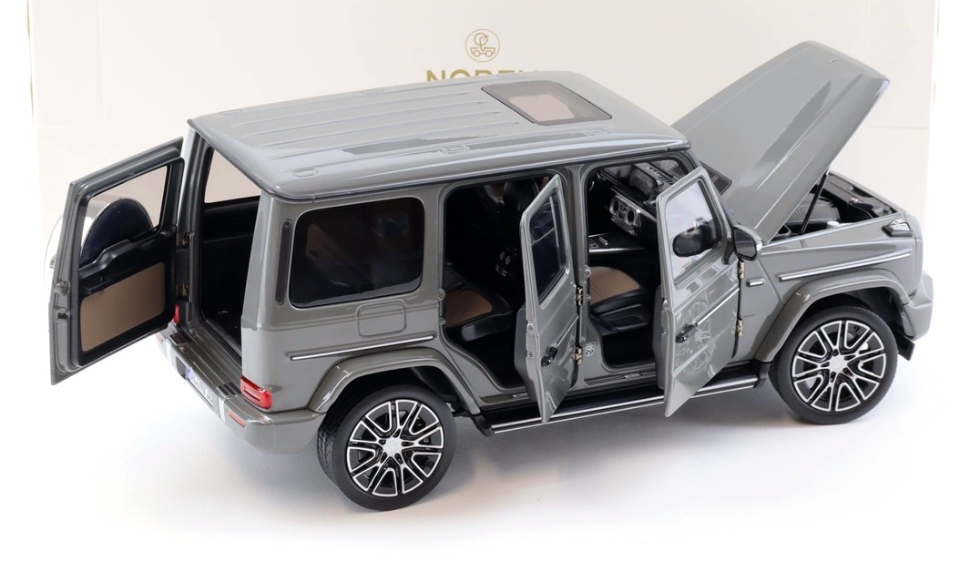 Mercedes-Benz G 2024 classic grey 1:18 Norev