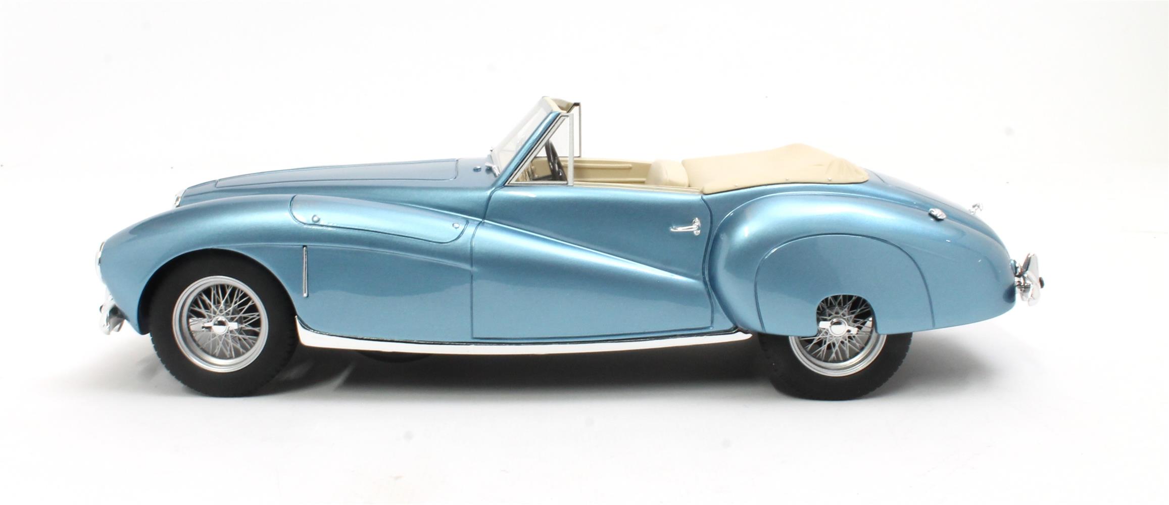Aston Martin 2L Sports Spider Cabriolet Open 1949 light blue metallic 1:18 Cult Scale Models