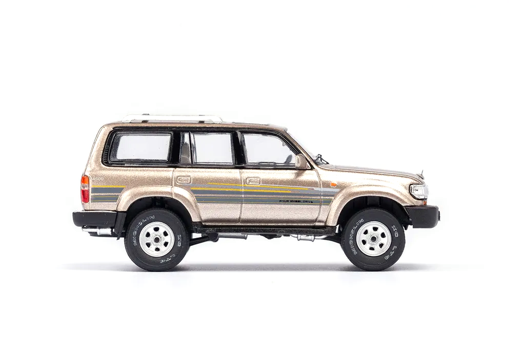 Toyota Land Cruiser LC80 pearl champagne gold general 1:64 KengFai