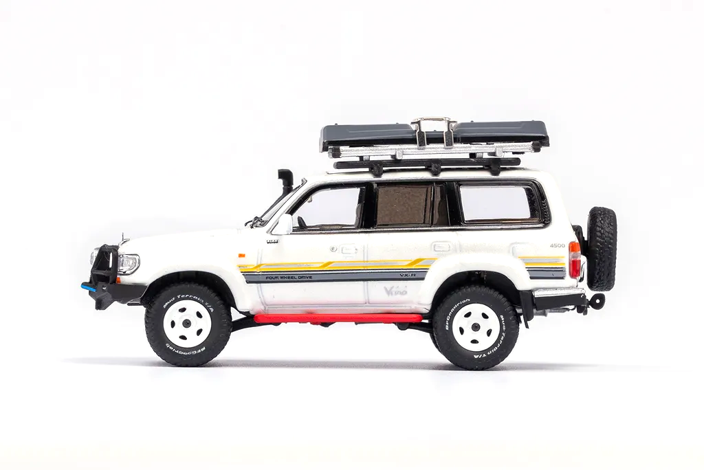 Toyota Land Cruiser LC80 pearl white refitted 1:64 KengFai
