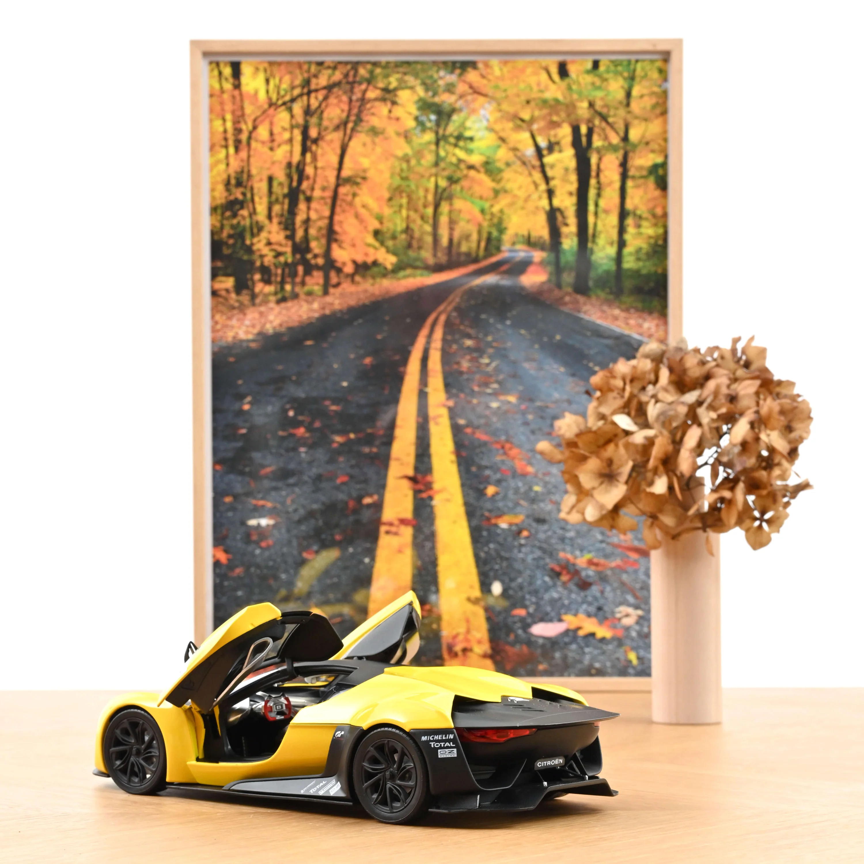 Citroën GT Concept Car 2008 yellow/black 1:18 Norev