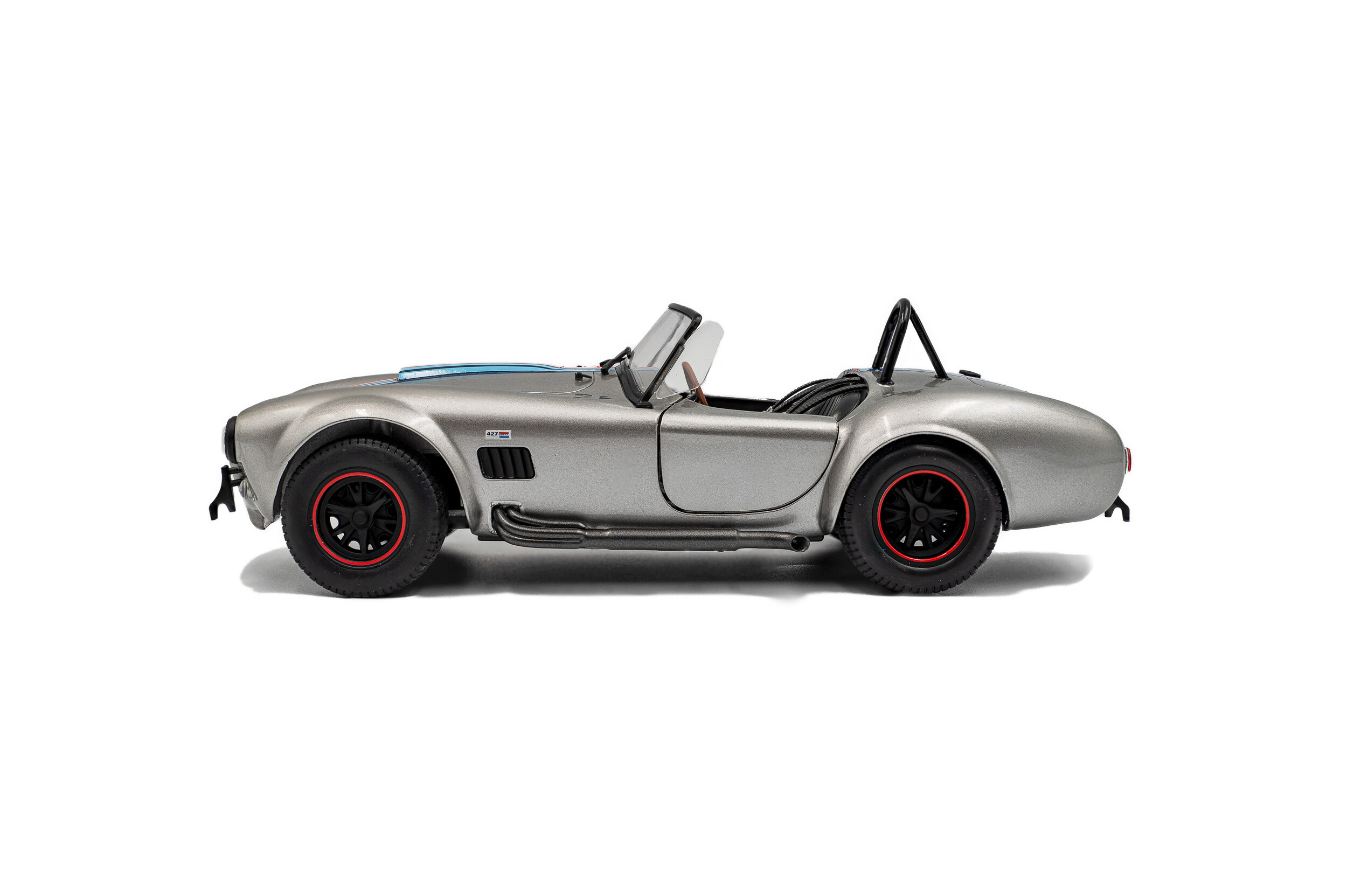 Shelby Cobra 427 MKII 1965 racing silver 1:18 Solido