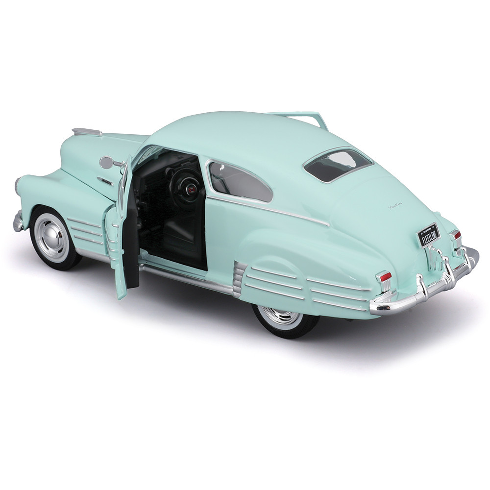 Chevrolet Fleetline Aerosedan 1948 green 1:24 Maisto