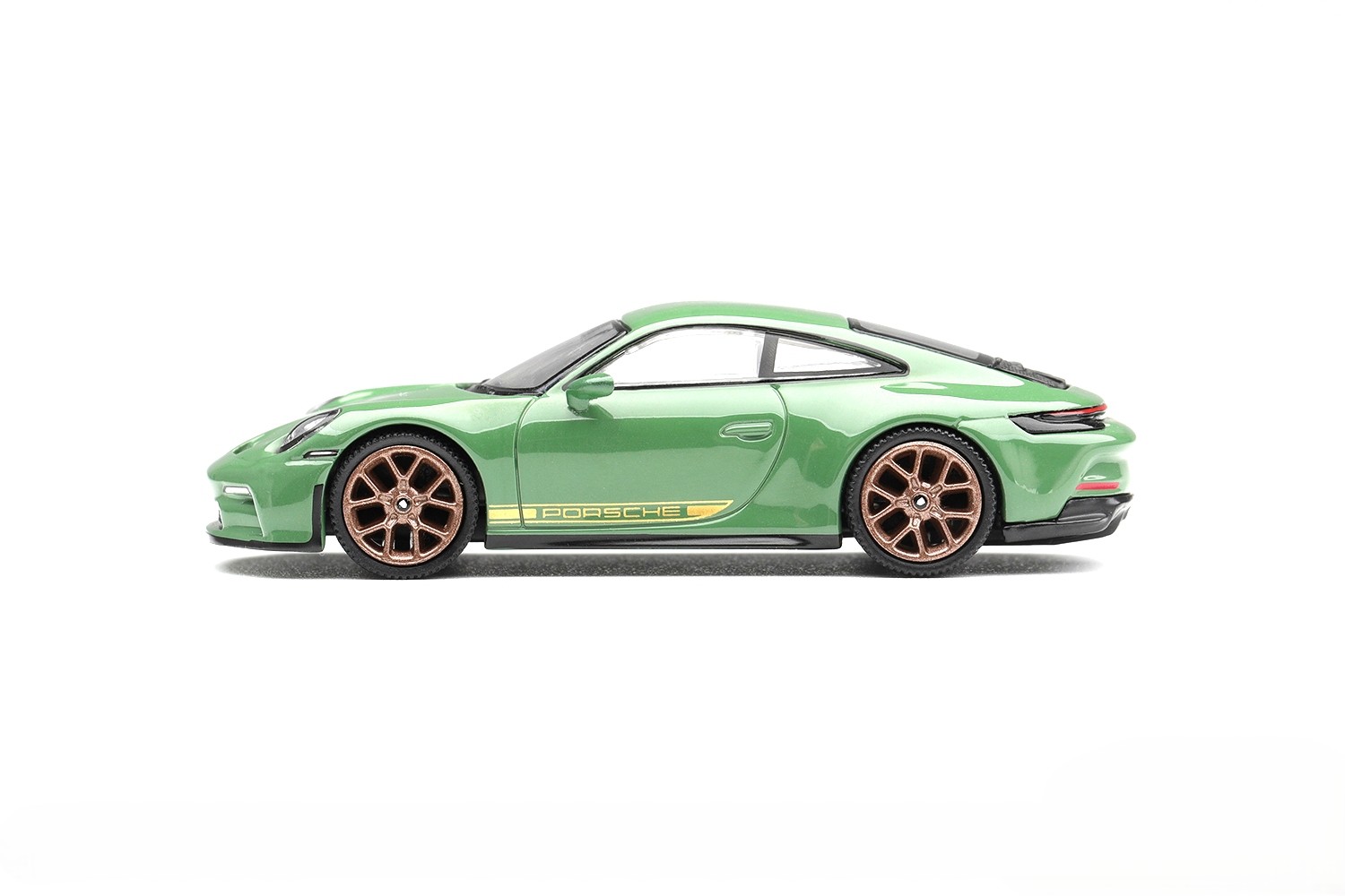Porsche 911 (992) GT3 Touring 2022 auratium green 1:64 Mini GT