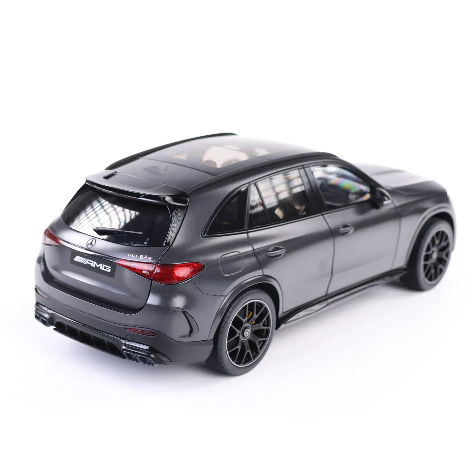 Mercedes-AMG GLC 63 Manufaktur grey 1:18 Norev