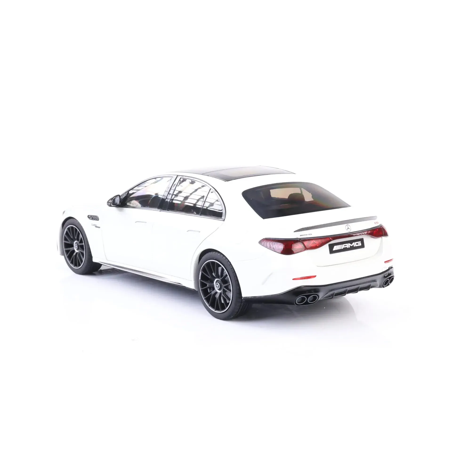 Mercedes-AMG E 53 Manufaktur opalith white 1:18 Norev