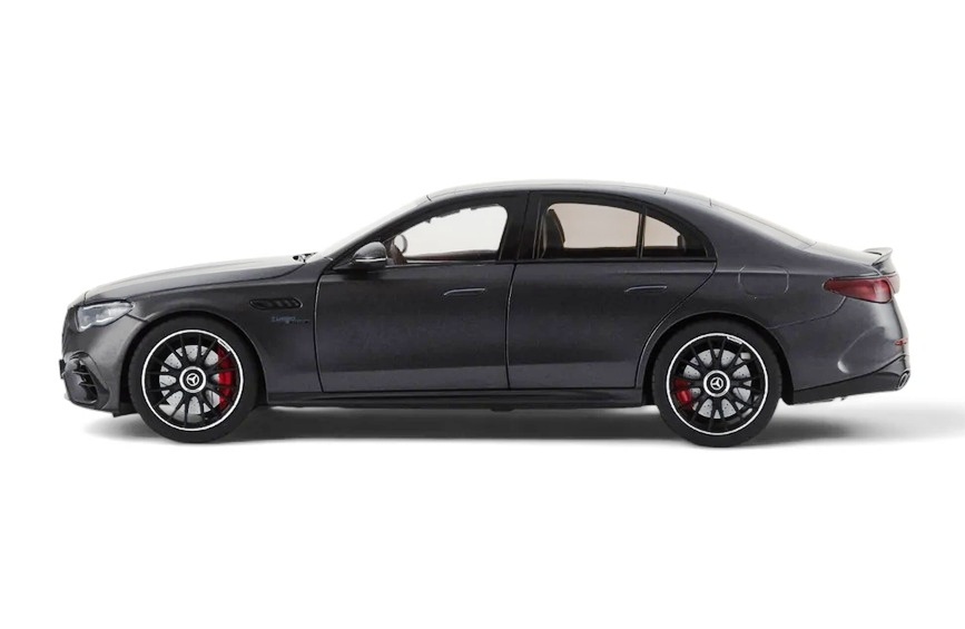 Mercedes-AMG E 53 Hybrid 4Matic+ graphite grey 1:18 NZG
