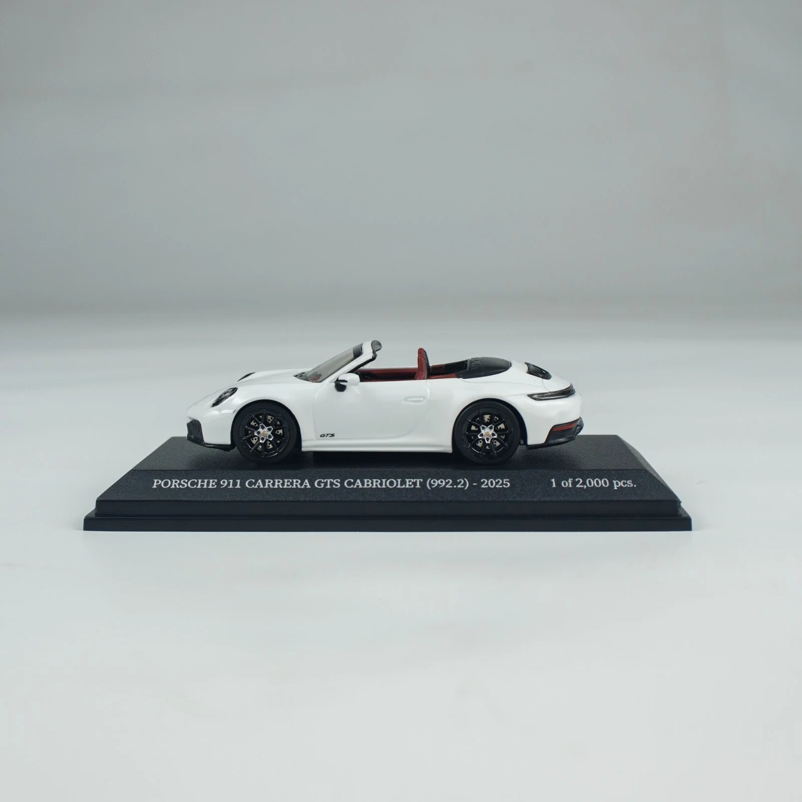 Porsche 911 (992.2) Carrera GTS Cabriolet 2025 white 1:64 Minichamps