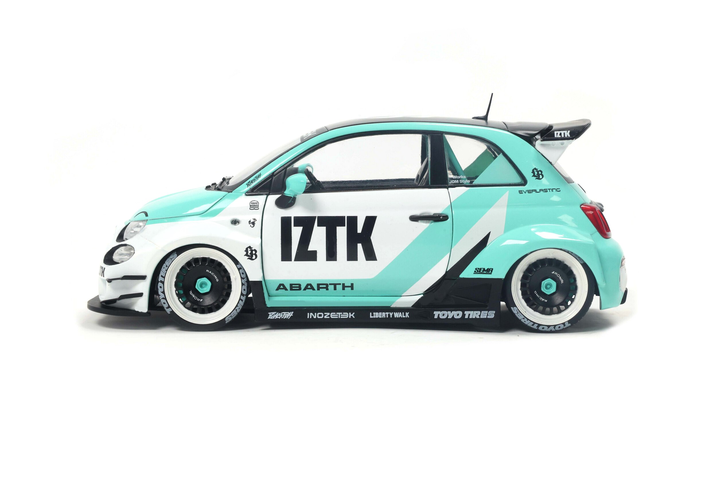Fiat 595 Abarth Liberty Walk 1:18 Solido
