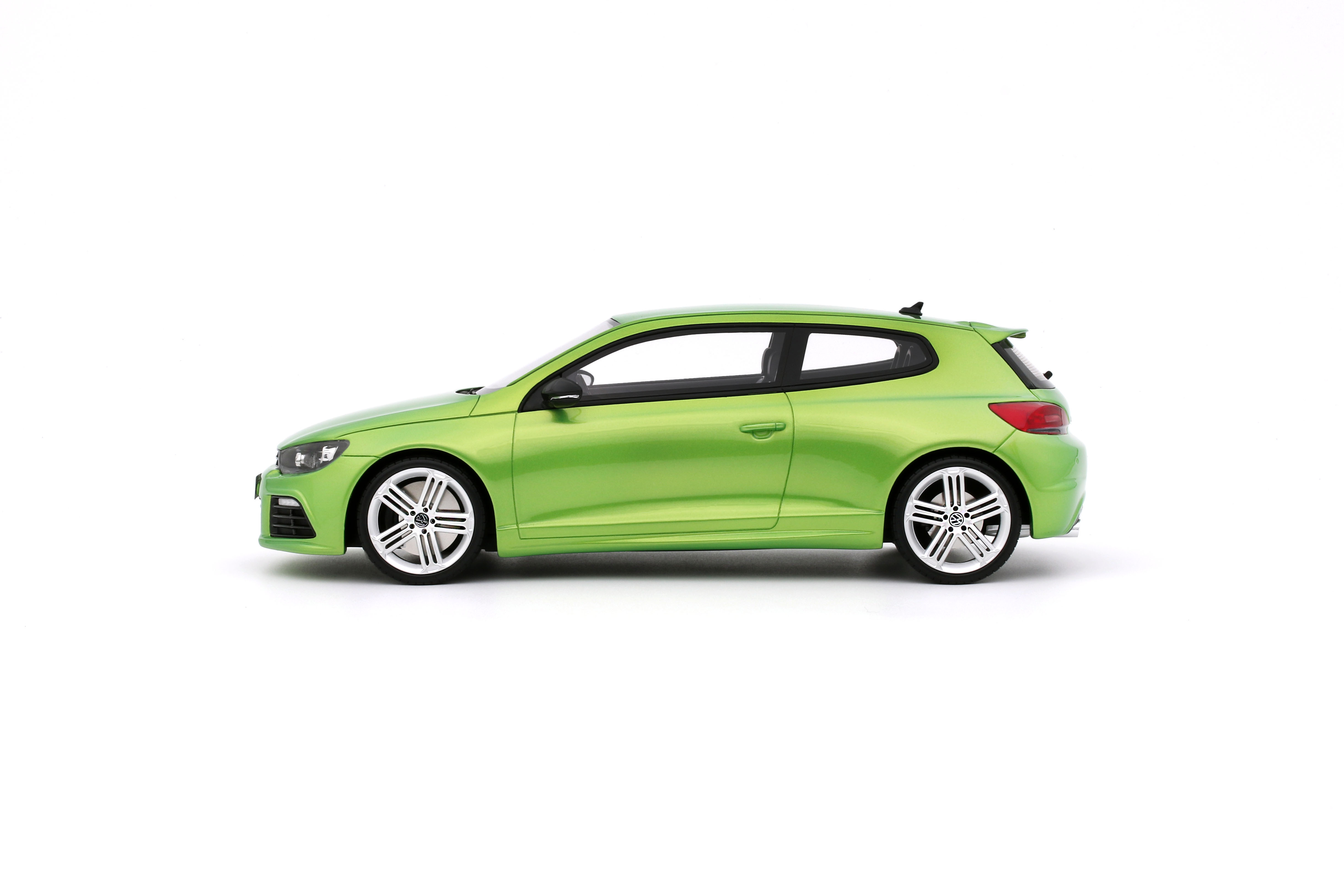 Volkswagen Scirocco 3 PH.1 R 2008 viper green pearl 1:18 OttOmobile