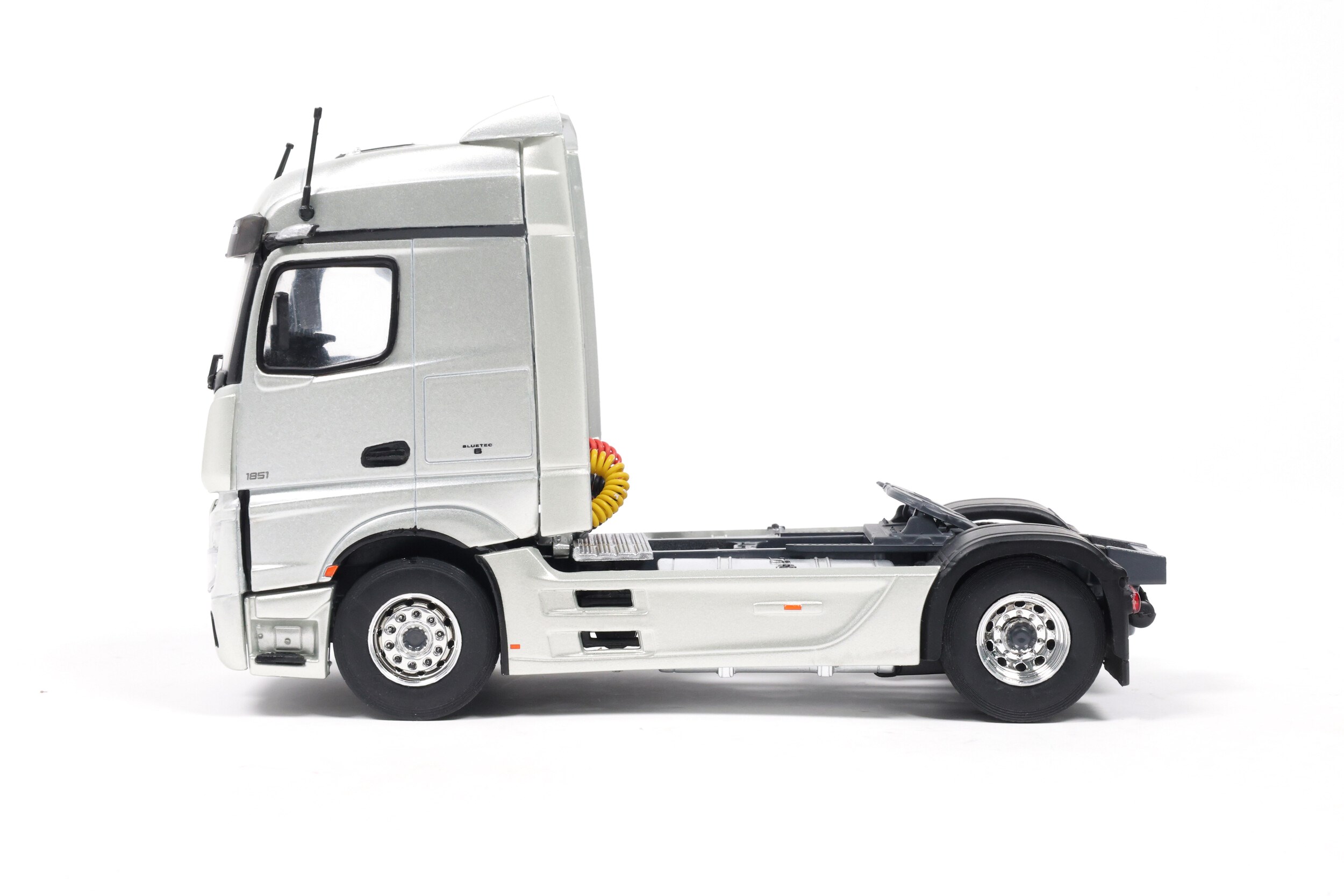 Mercedes-Benz Actros L 2024 silver 1:43 Solido