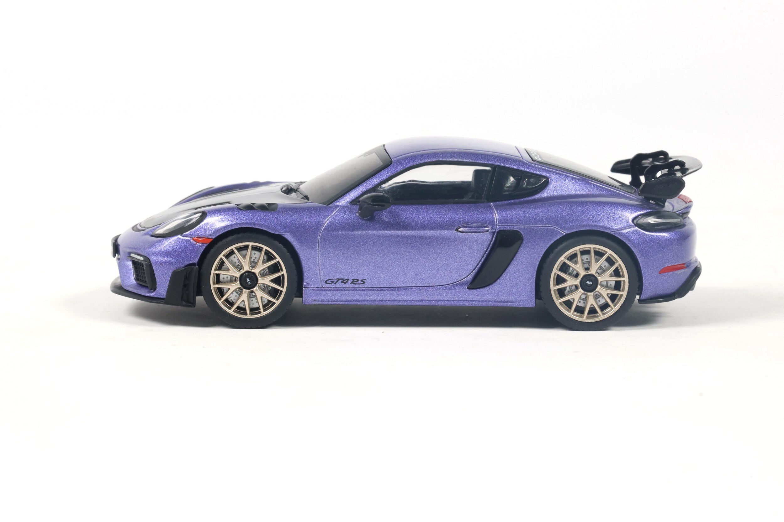 Porsche 718 Cayman GT4 RS Weissach 2024 viola purple metallic 1:43 Solido