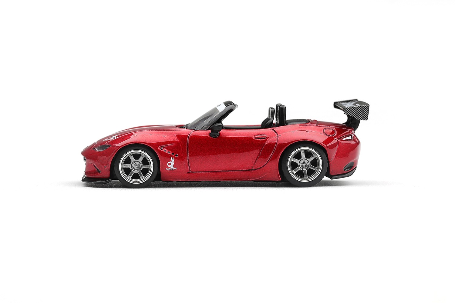 Mazda MX-5 (ND) Pandem Kodo 2015 red 1:64 Mini GT
