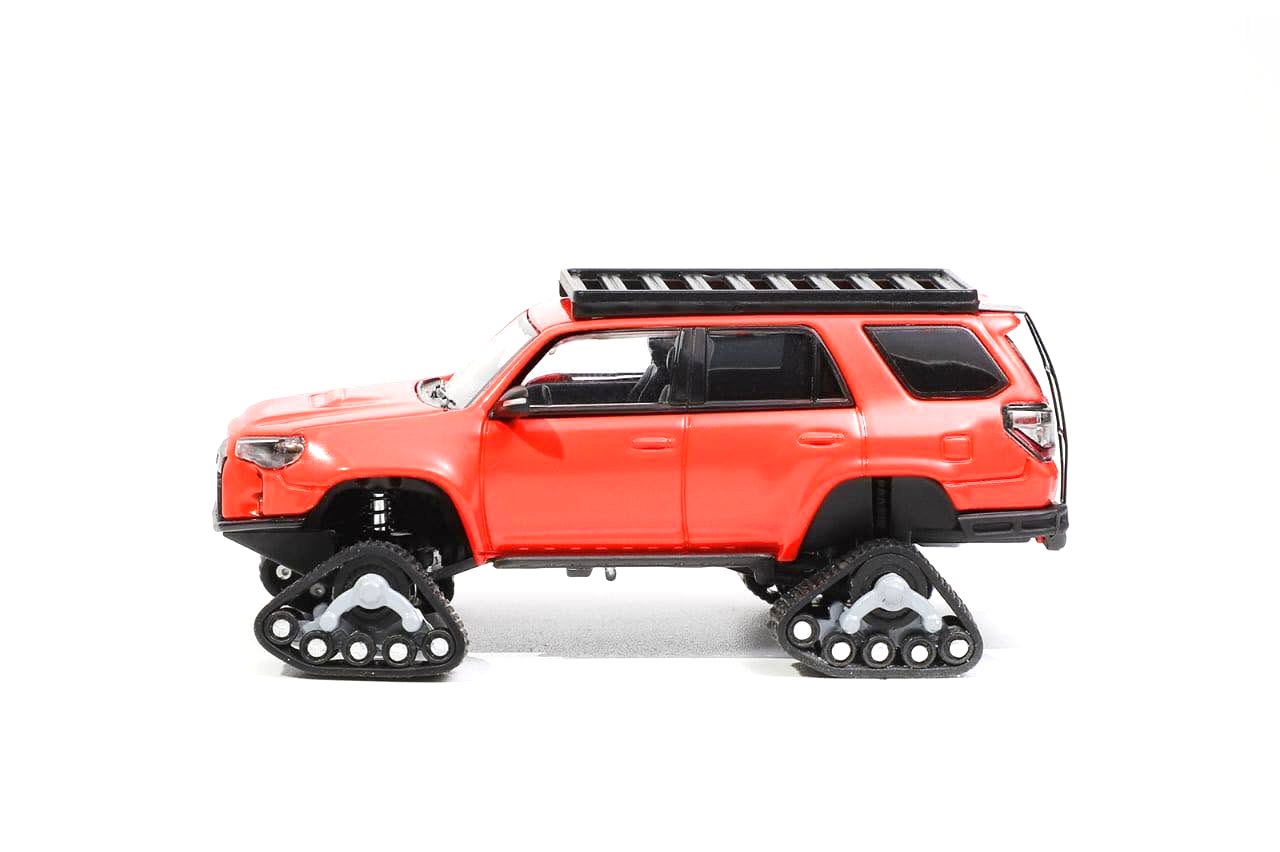 Toyota 4Runner Widebody Pre-Runner 2018 red 1:64 GCD
