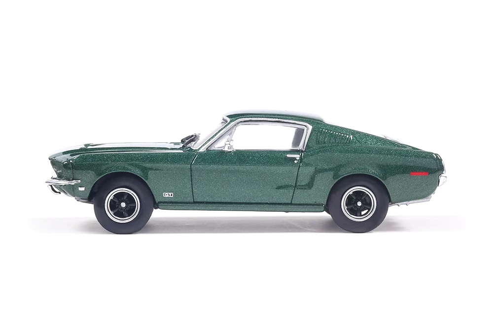 Ford Mustang GT 1968 highland green 1:64 Ixo America